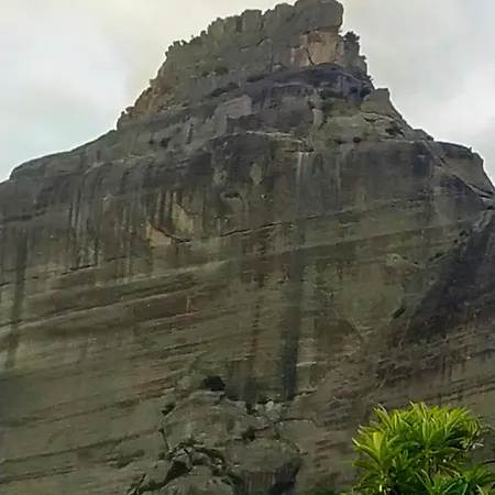 Apartman Lunar Meteorites