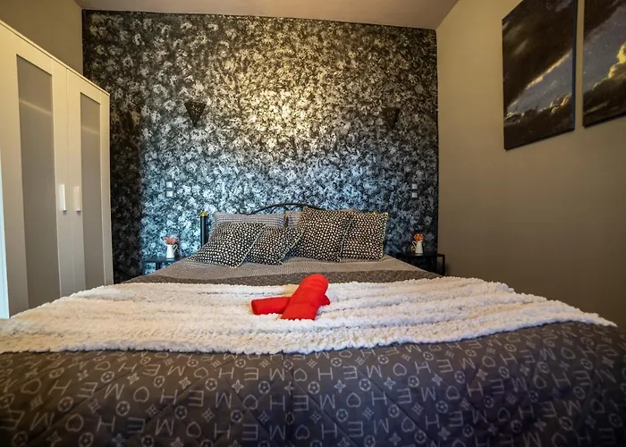 Lunar Meteorites Apartamento